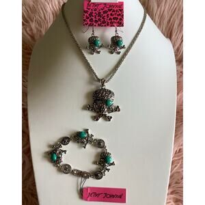 New betseyville by betsey Johnson set 3 pieces necklace earrings bracelet skull